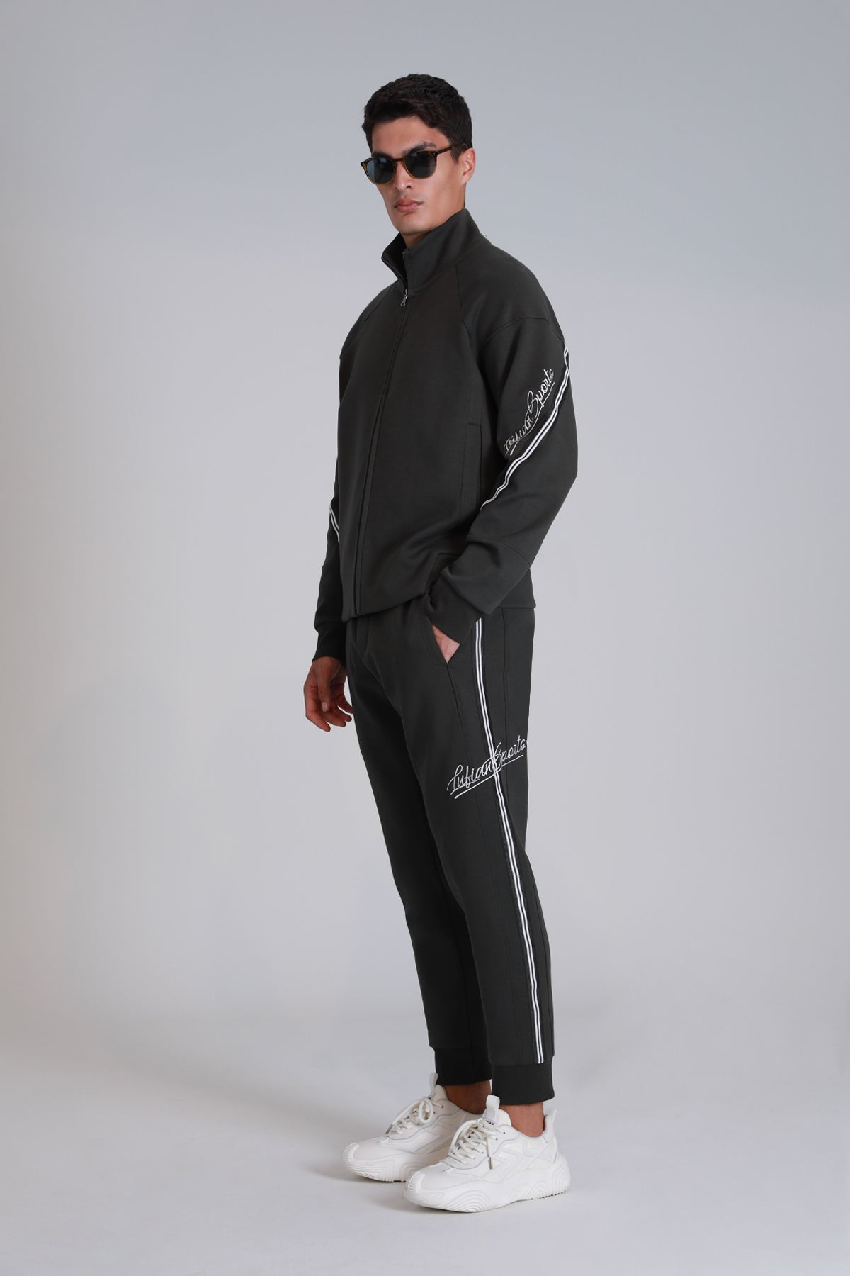 ROADER JOGGING DARK GREEN