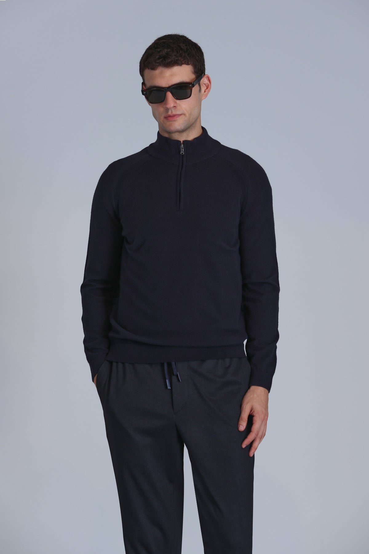 STAVAN SWEATER NAVY BLUE