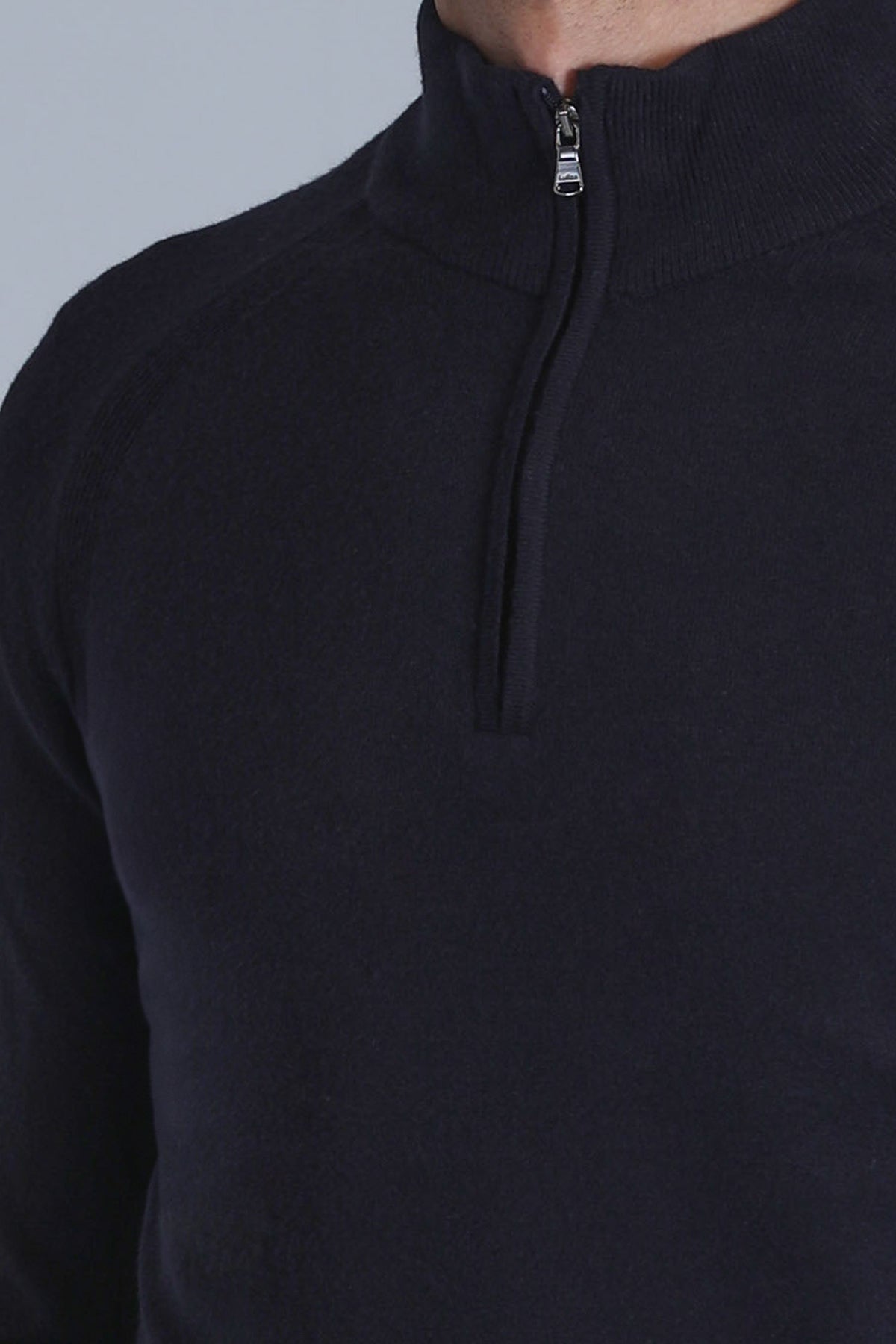 STAVAN SWEATER NAVY BLUE