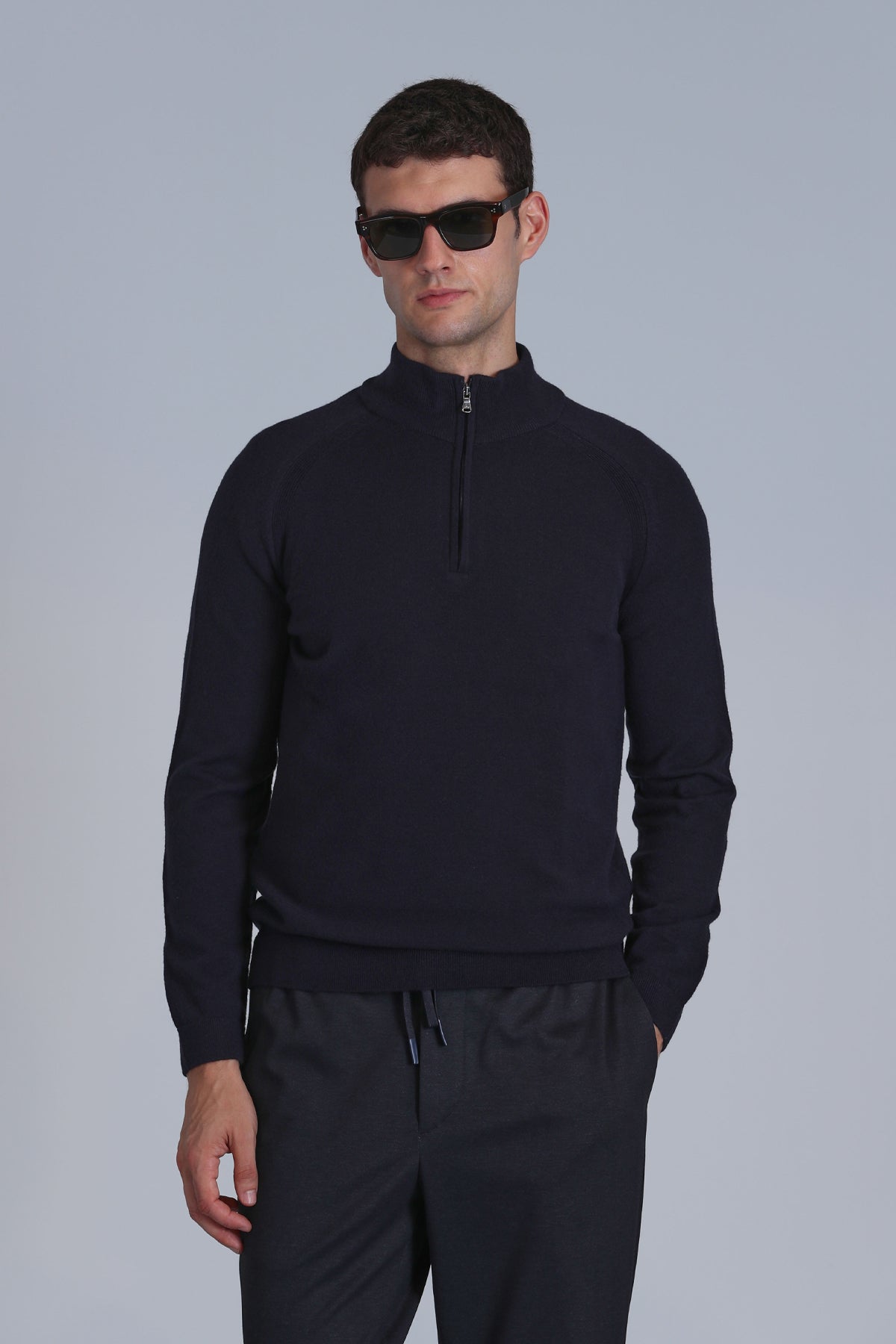 STAVAN SWEATER NAVY BLUE
