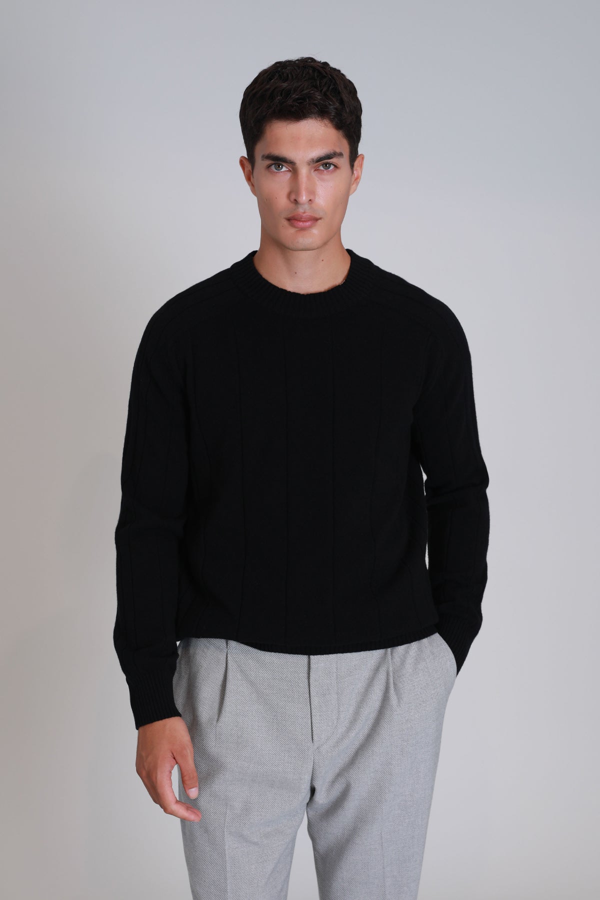 LIGHT SWEATER BLACK