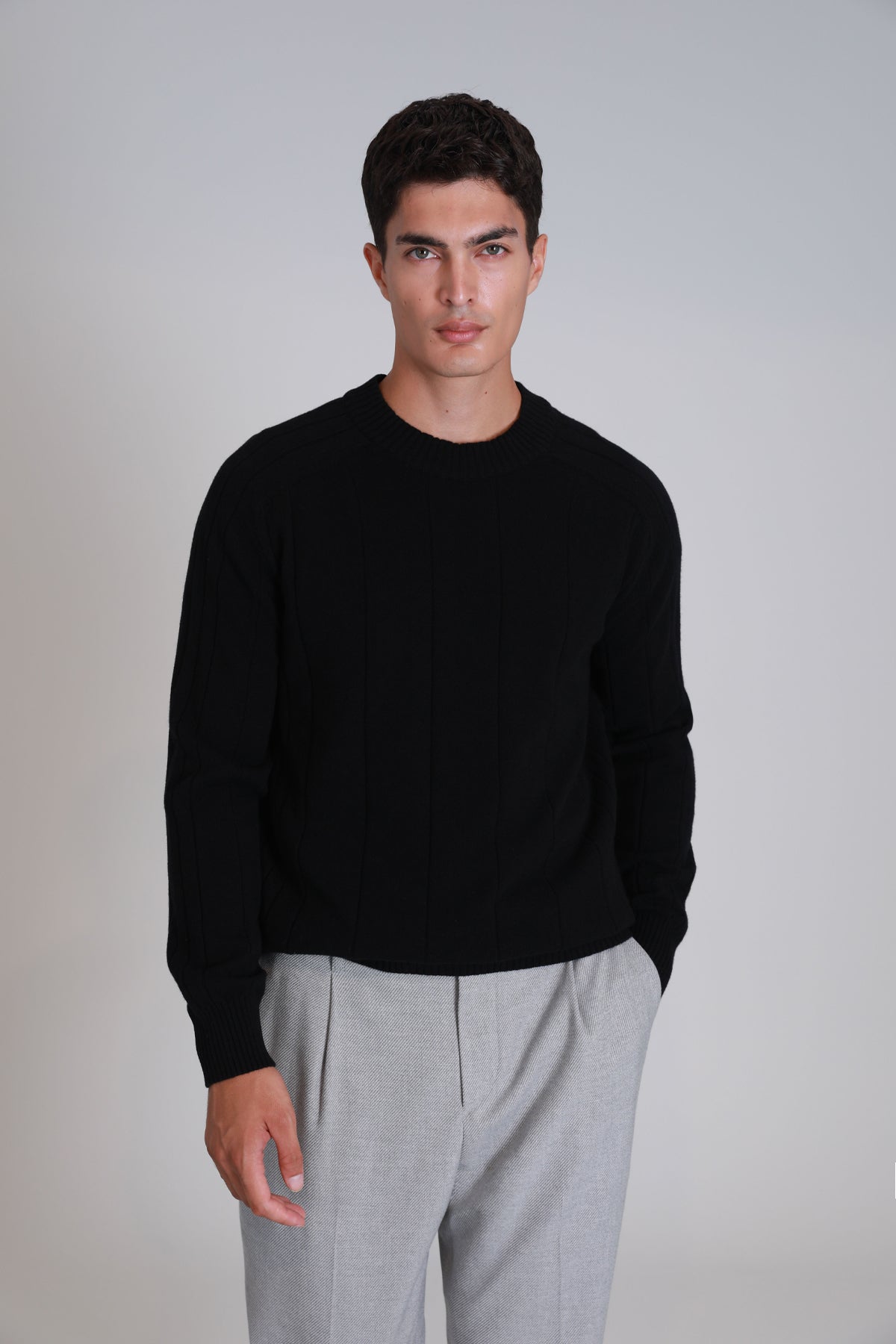 LIGHT SWEATER BLACK