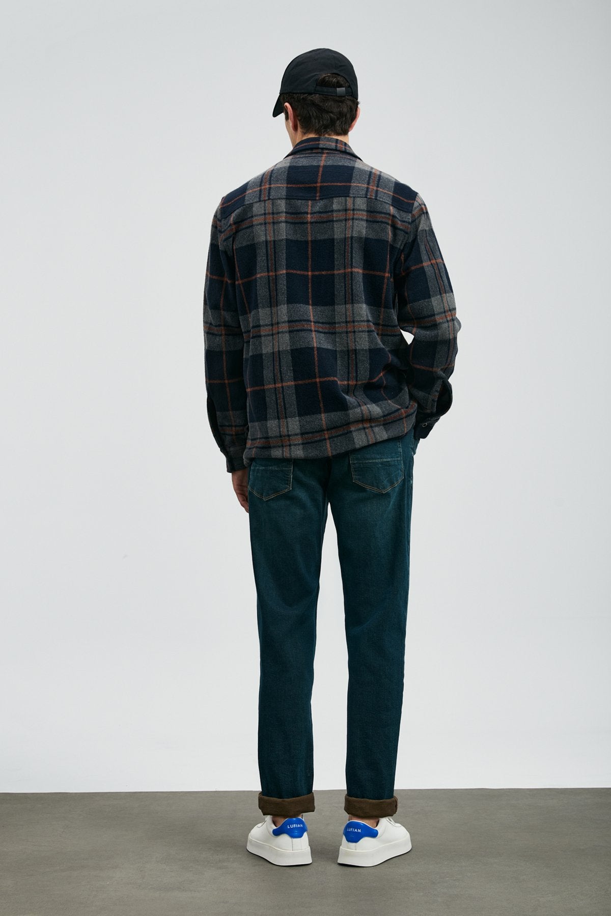 TIMOTHI JEANS