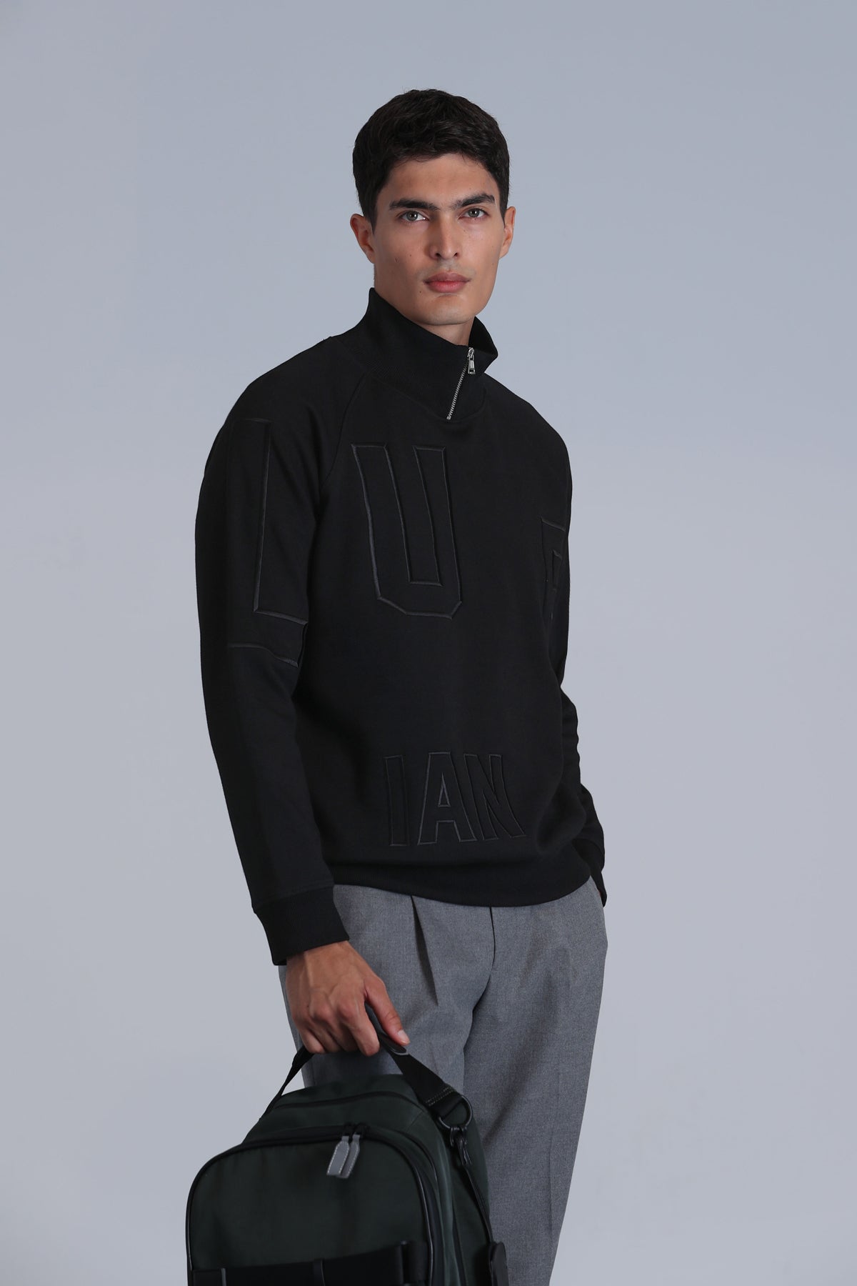 FOCUS SWEAT SHIRT BLACK