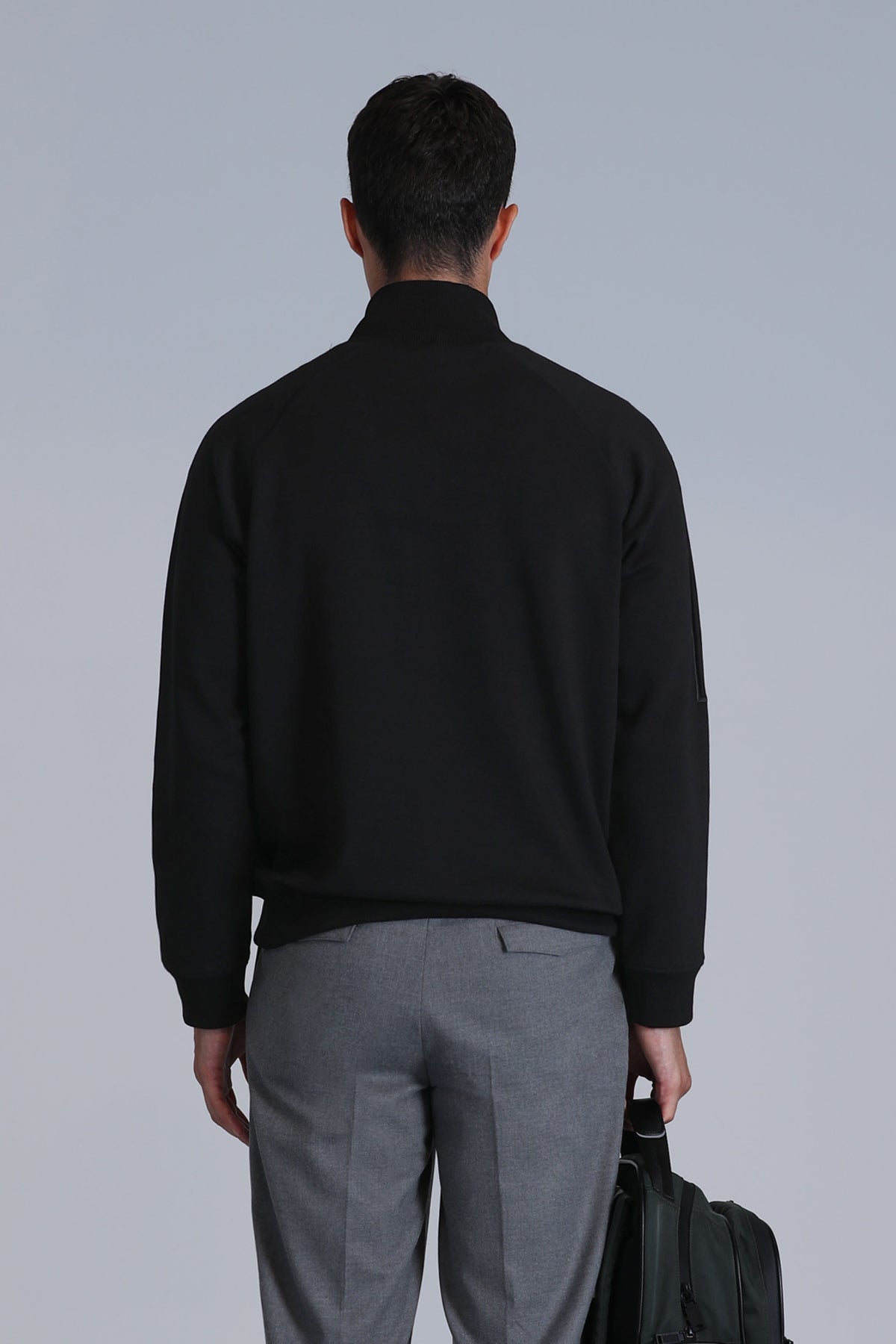 FOCUS SWEAT SHIRT BLACK