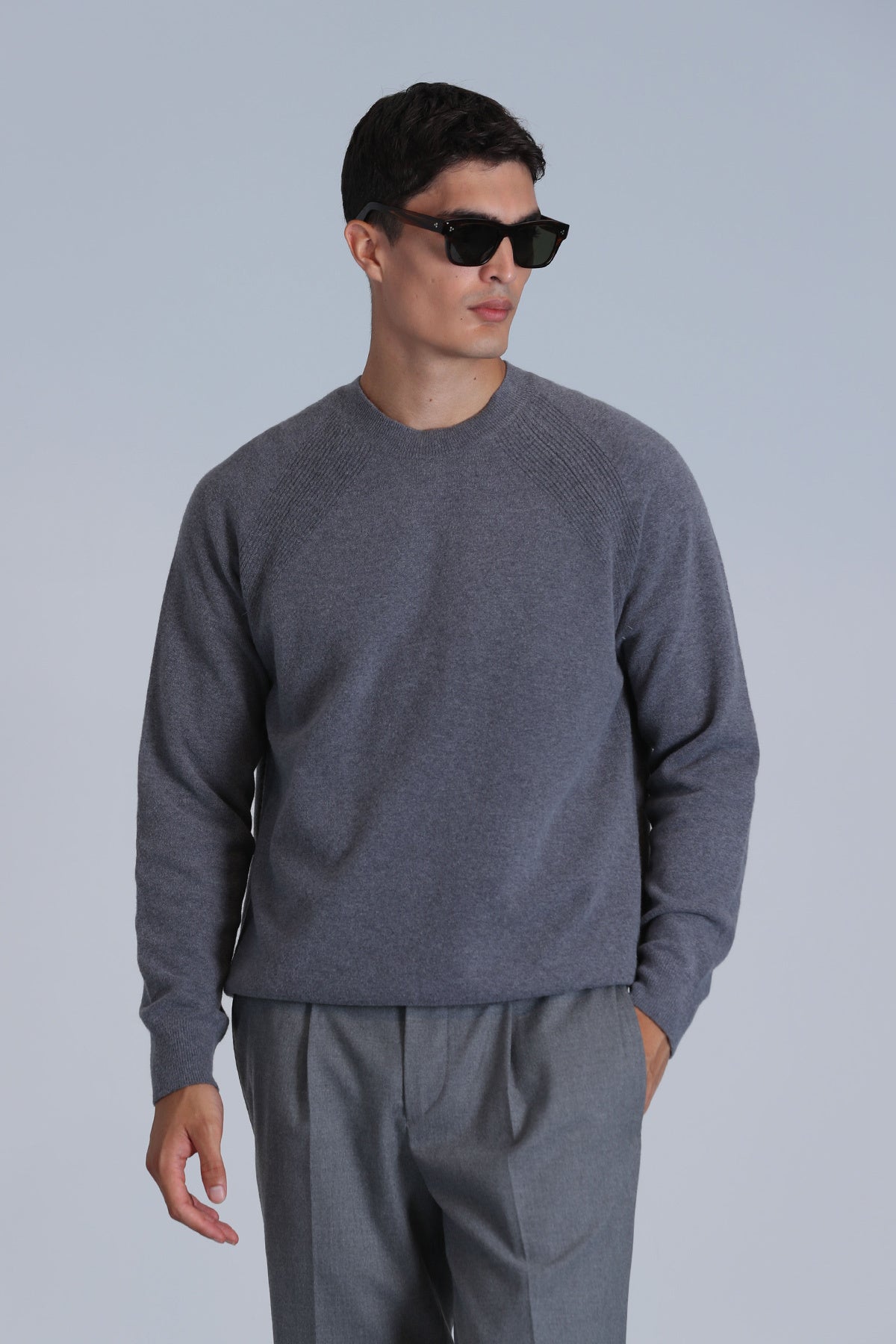 MOON SWEATER GRAY