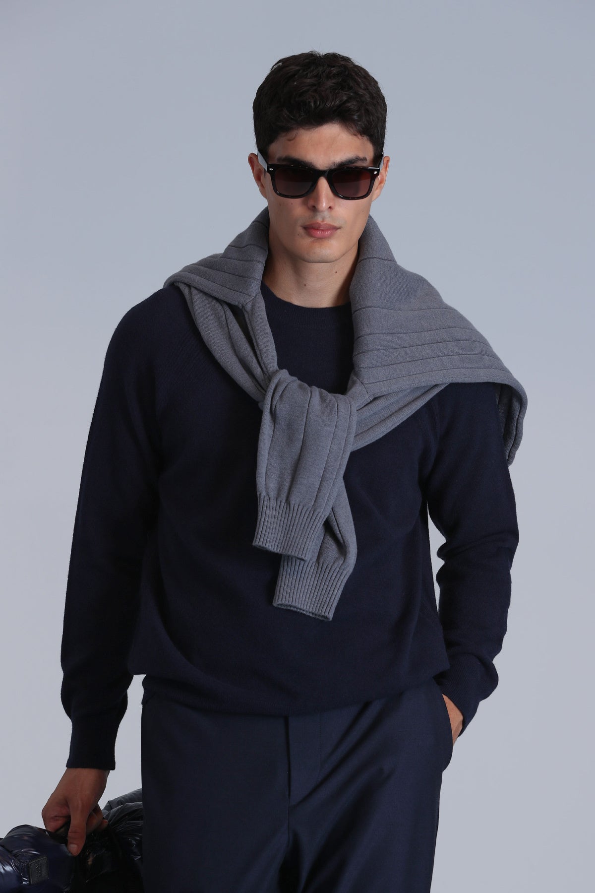 MOON SWEATER NAVY BLUE