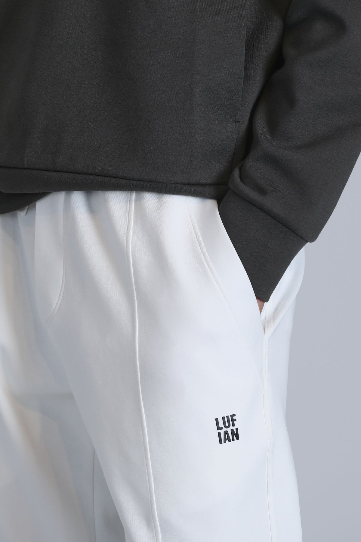 REX JOGGING OFF WHITE