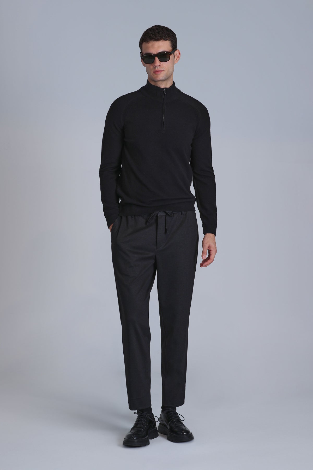 STAVAN SWEATER BLACK