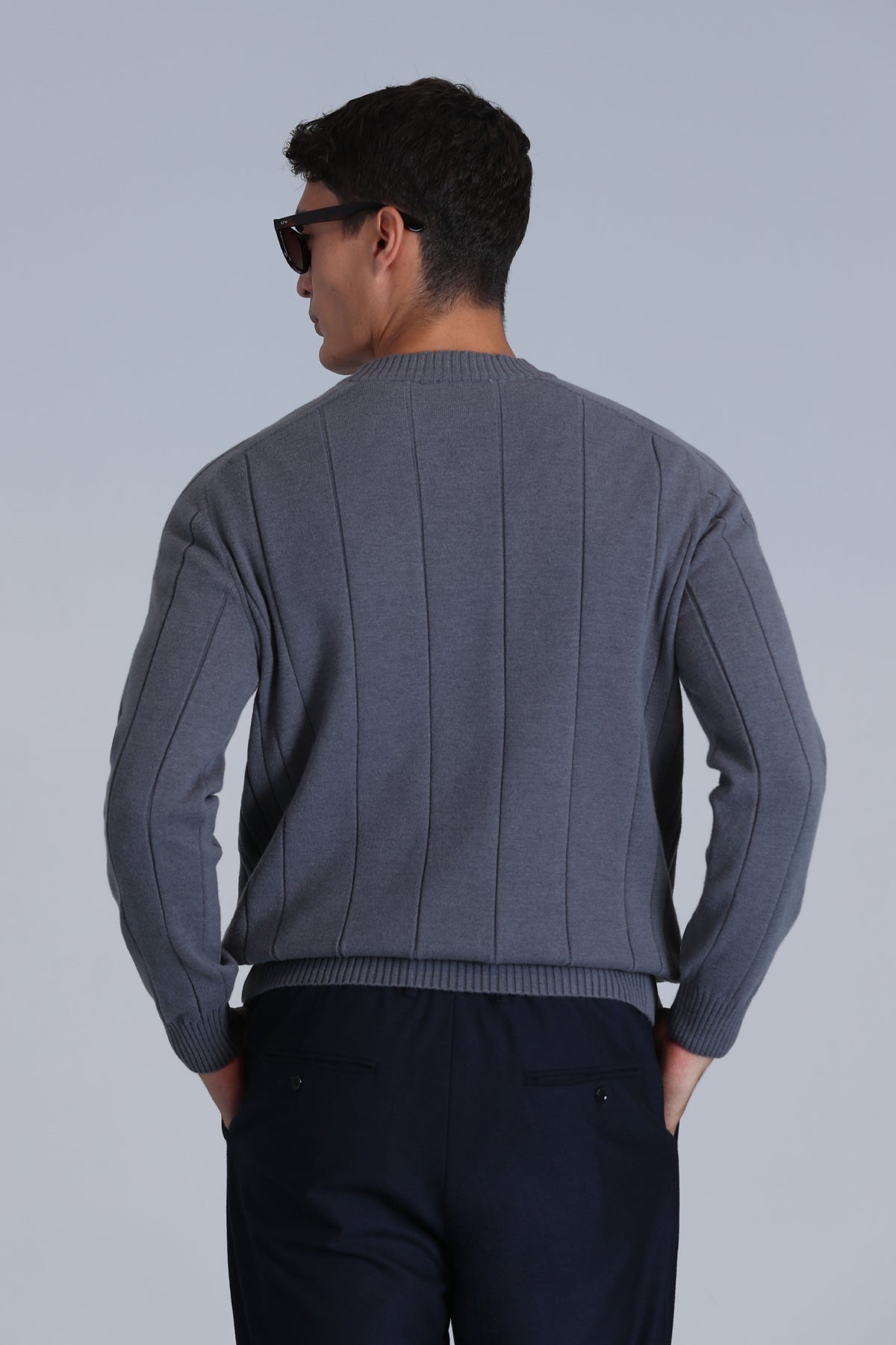 LIGHT SWEATER GRAY
