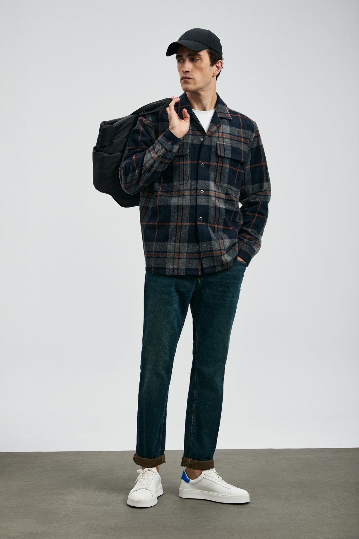TIMOTHI JEANS