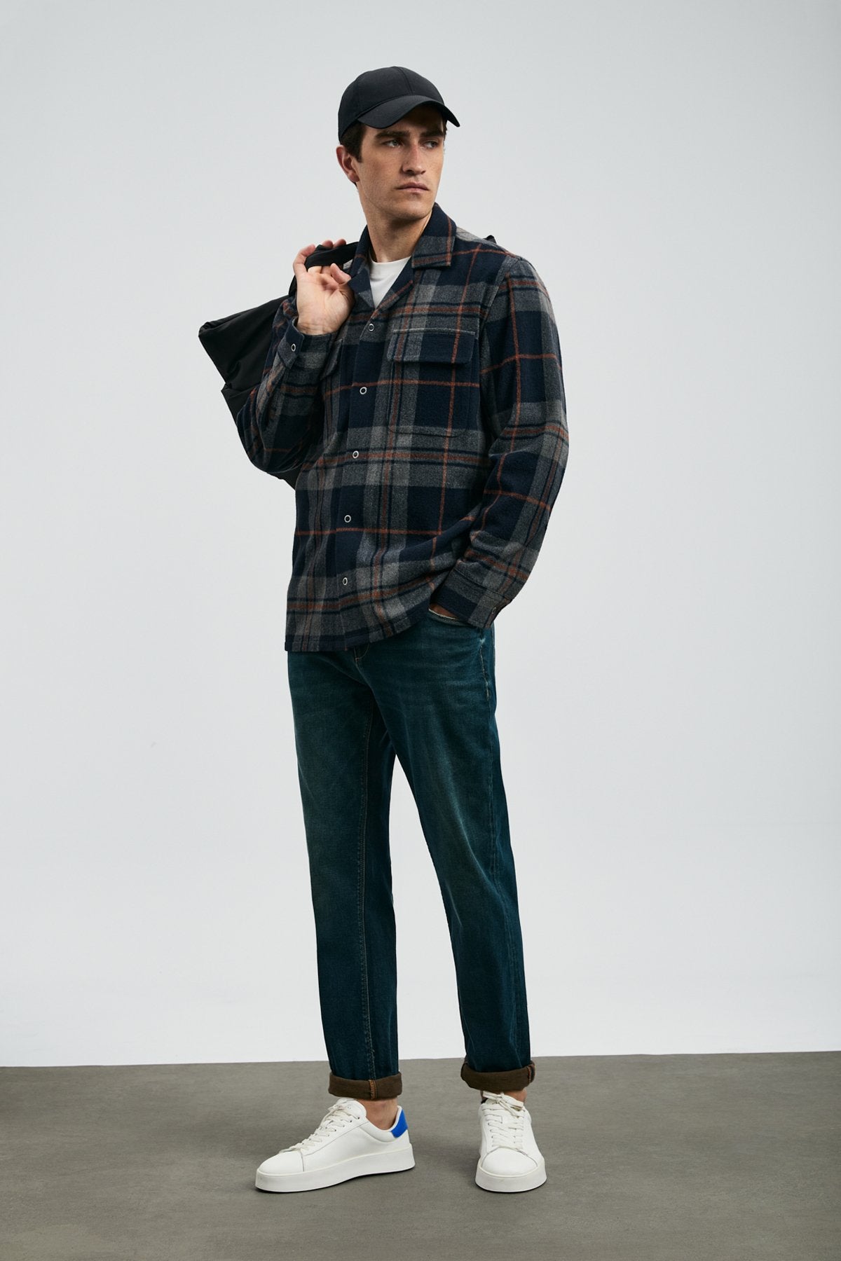 TIMOTHI JEANS